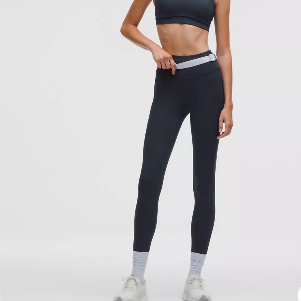 Lululemon Fast Free High-rise Tight 25" Pockets Women Size 8 True Navy Casual(R)